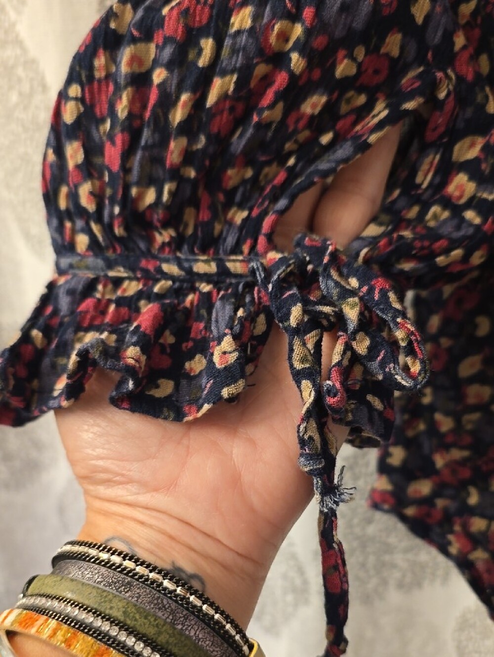 Chaps Ditzy Floral Peasant Top - Picture 4 of 5